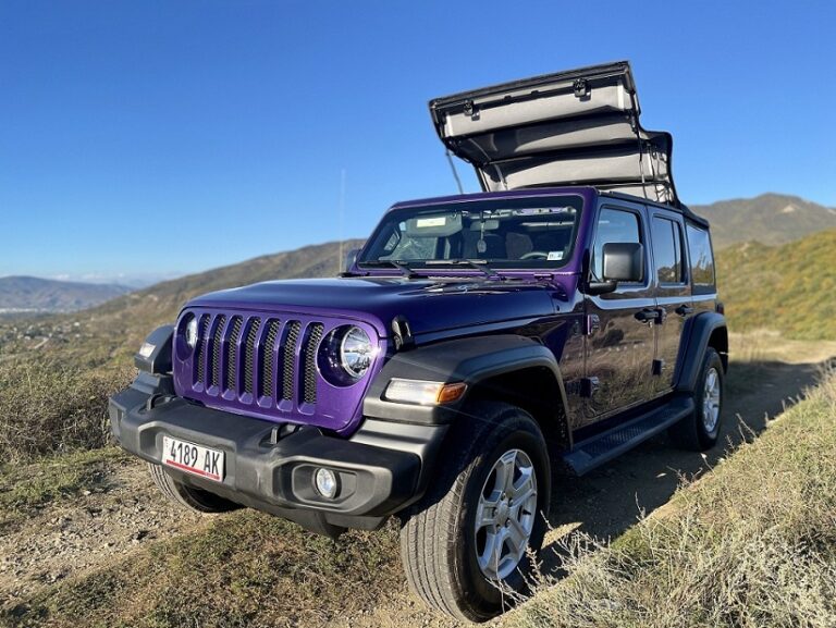 Jeep Wrangler Sport 2021-2023 или аналог в Батуми, Грузия