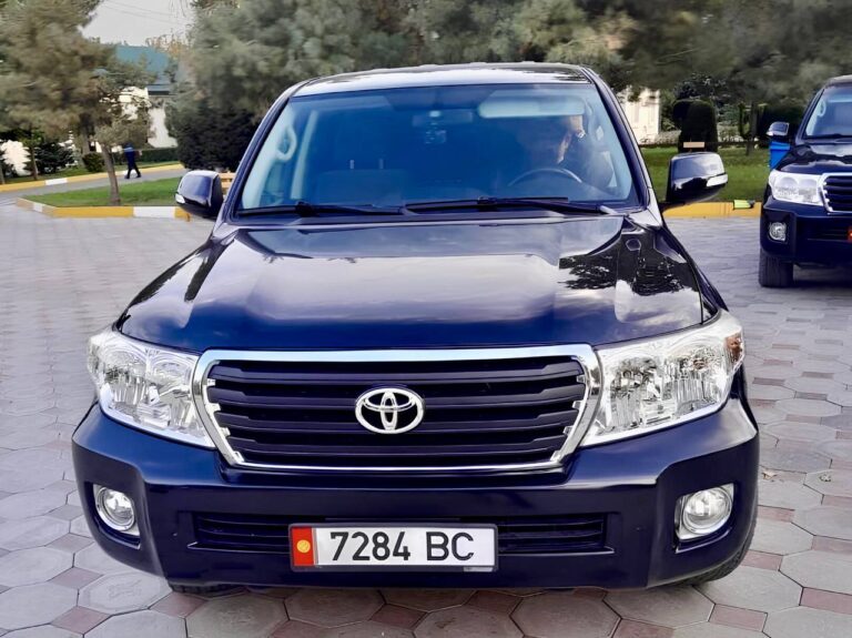Toyota Land Cruiser 200 от 2013-2015 или аналог в Бишкеке, Кыргызстан