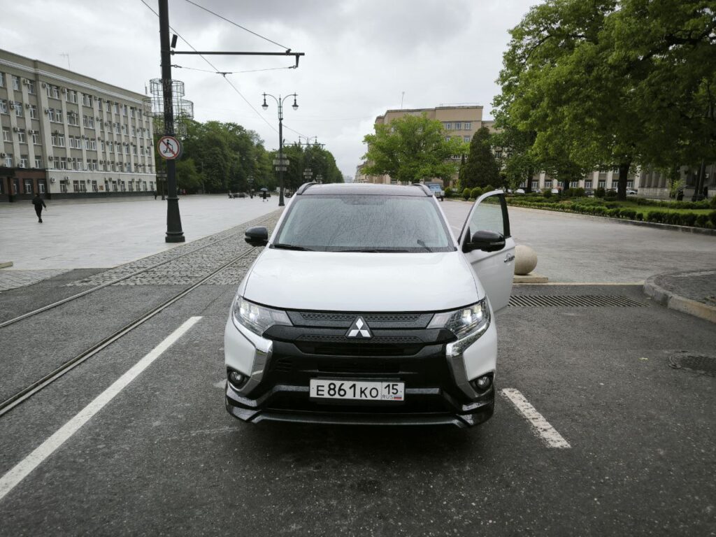 Mitsubishi Outlander 4WD 2022-2024 или аналог во Владикавказе, Россия