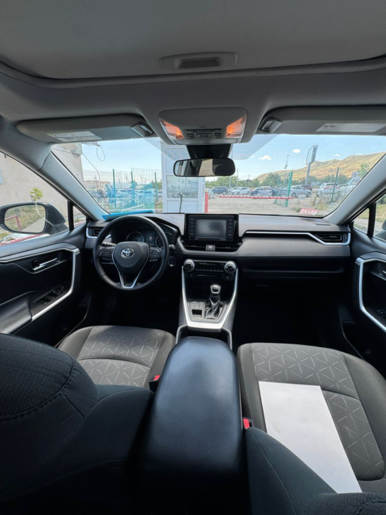 Toyota RAV4 2022-2024 или аналог в Бишкеке, Кыргызстан
