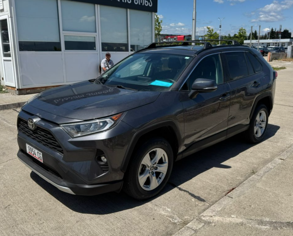 Toyota RAV4 2022-2024 или аналог в Бишкеке, Кыргызстан
