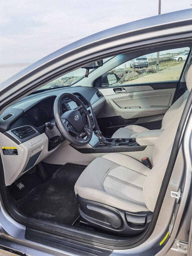 Hyundai Sonata гибрид автомат 2014-2016 или аналог в Батуми, Грузия