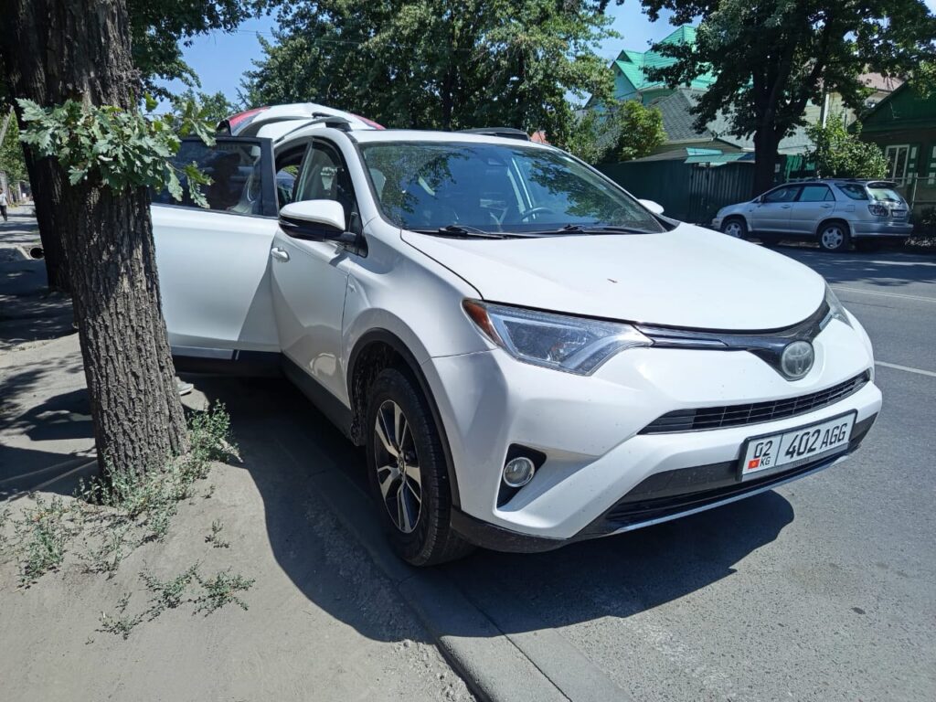 Toyota Rav4 2017-2019 или аналог в Бишкеке, Кыргызстан