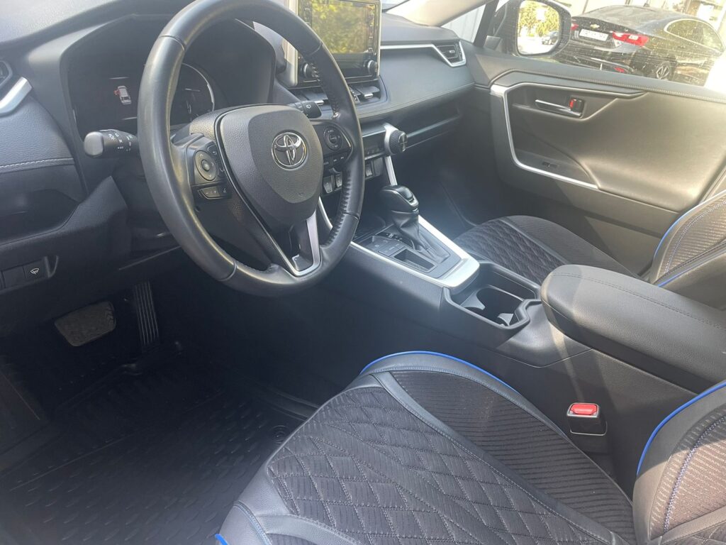 TOYOTA RAV4 (2018-2025), Changan UNI-K (2021-2025) или аналог в Баку, Азербайджан