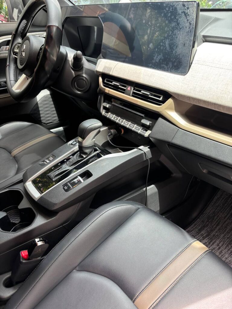 Mitsubishi X-Force White 2023-2025 или аналог в Нячанге, Вьетнам