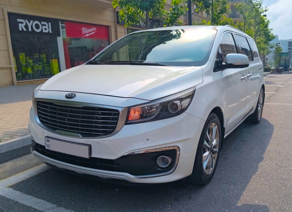 Kia Carnival (2014-2019) или аналог в Баку, Азербайджан
