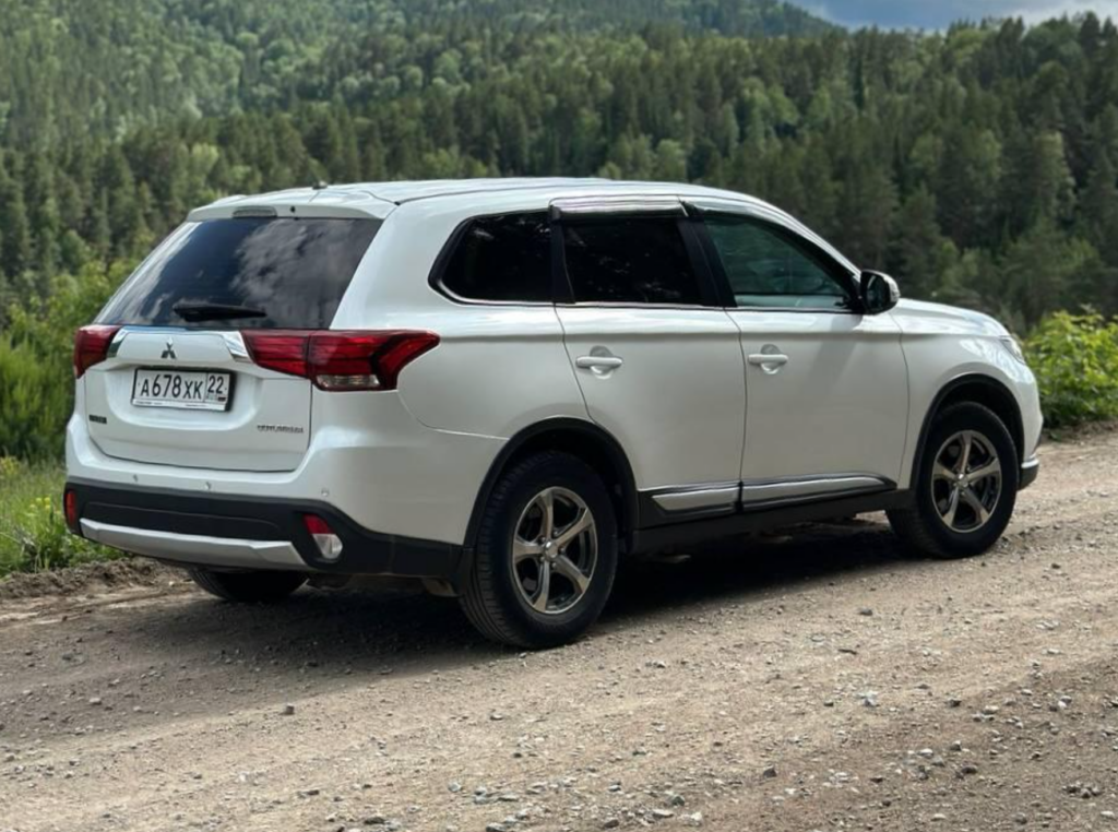 Mitsubishi Outlander 2014-2016 или аналог в Горно-Алтайске, Россия