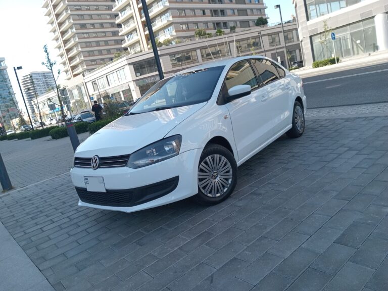 Volkswagen Polo (2013-2020), Nissan Sunny (2013-2019), Hyundai Accent (2012-2016), Kia Rio (2012-2016) или аналог в Баку, Азербайджан