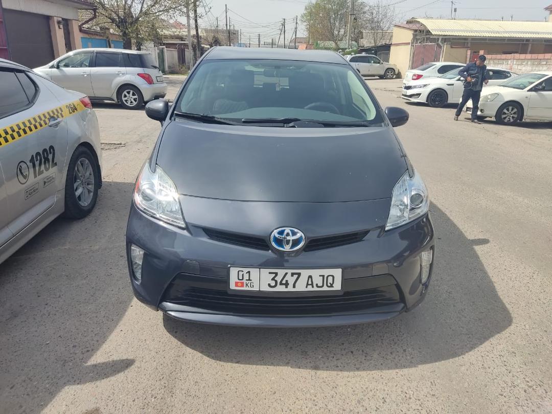 Toyota Prius гибрид 2014-2016 или аналог в Бишкеке, Кыргызстан