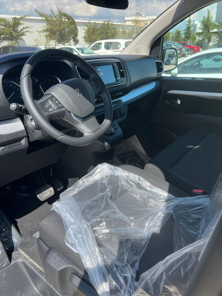 Pegout Expert 8+1 дизель автомат 2023-2025 или аналог в Анталии, Турция