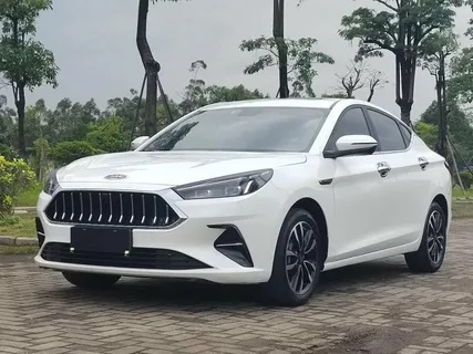 JAC J7 автомат 2022-2024 или аналог в Дубаи, ОАЭ