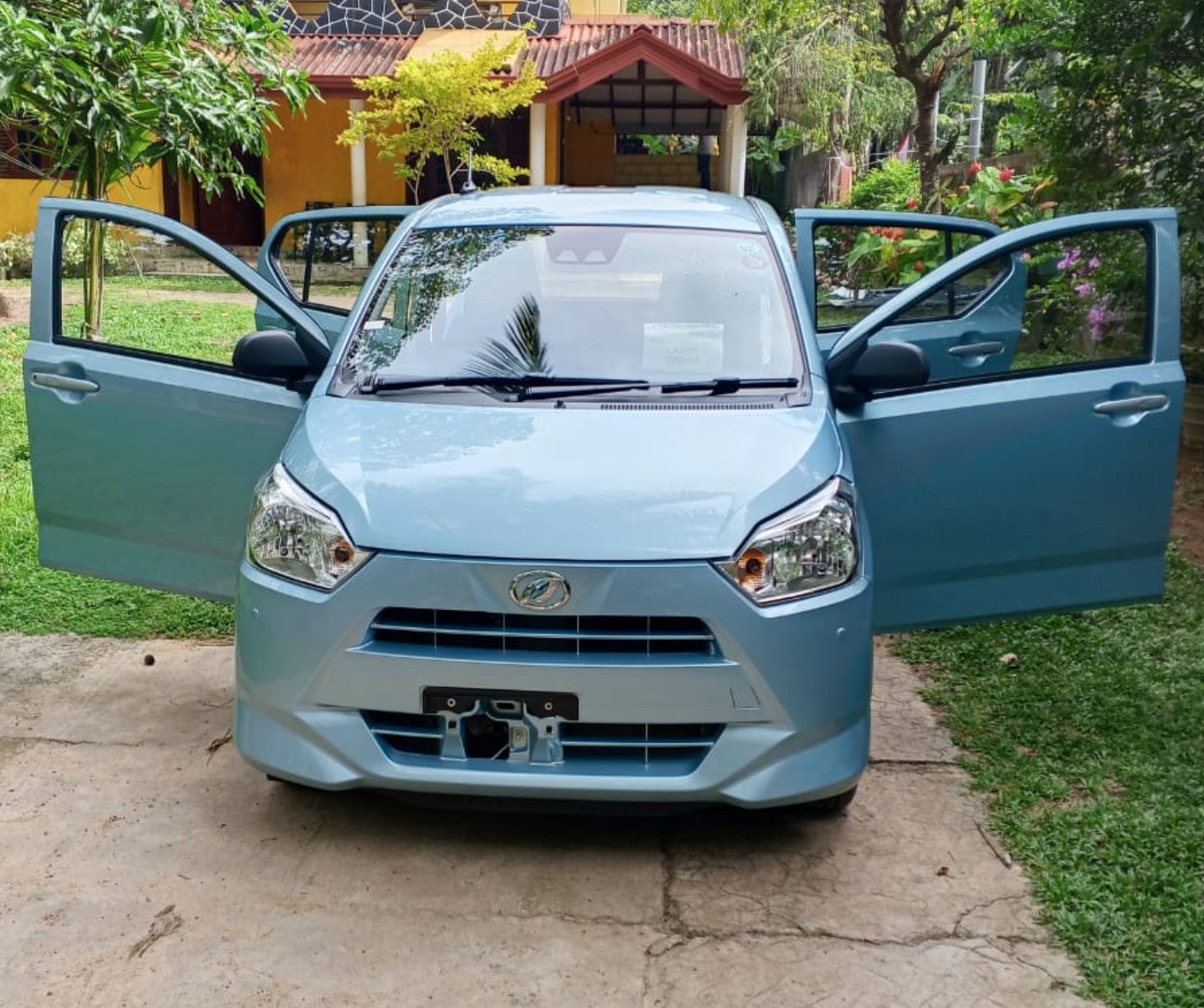 Daihatsu Mira hybrid 2023-2024 или аналог в Коломбо, Шри-Ланка