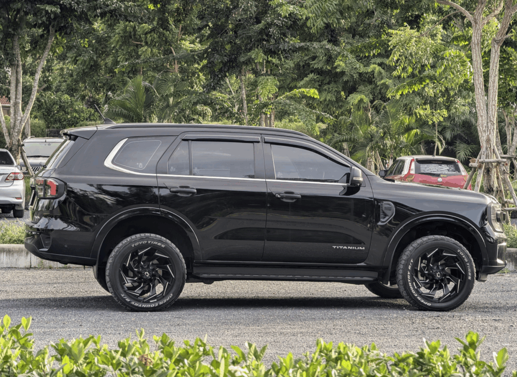 Ford Everest Titanium Black 2023 или аналог на Пхукете, Таиланд
