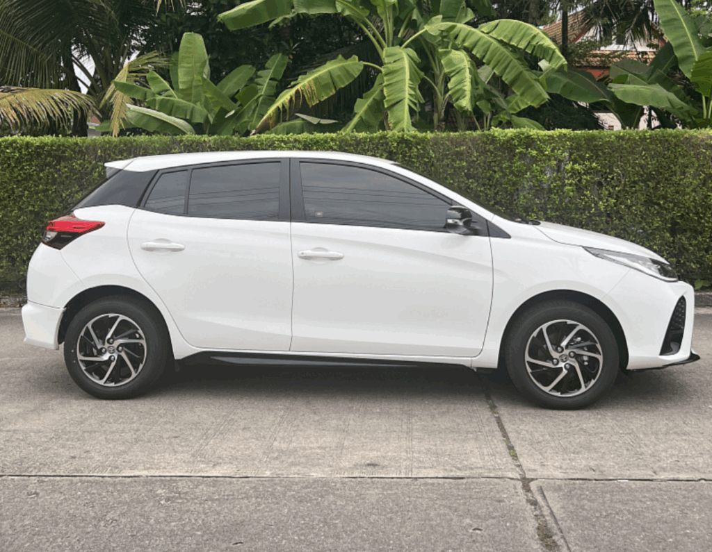 Toyota Yaris White 2022 или аналог на Пхукете, Таиланд