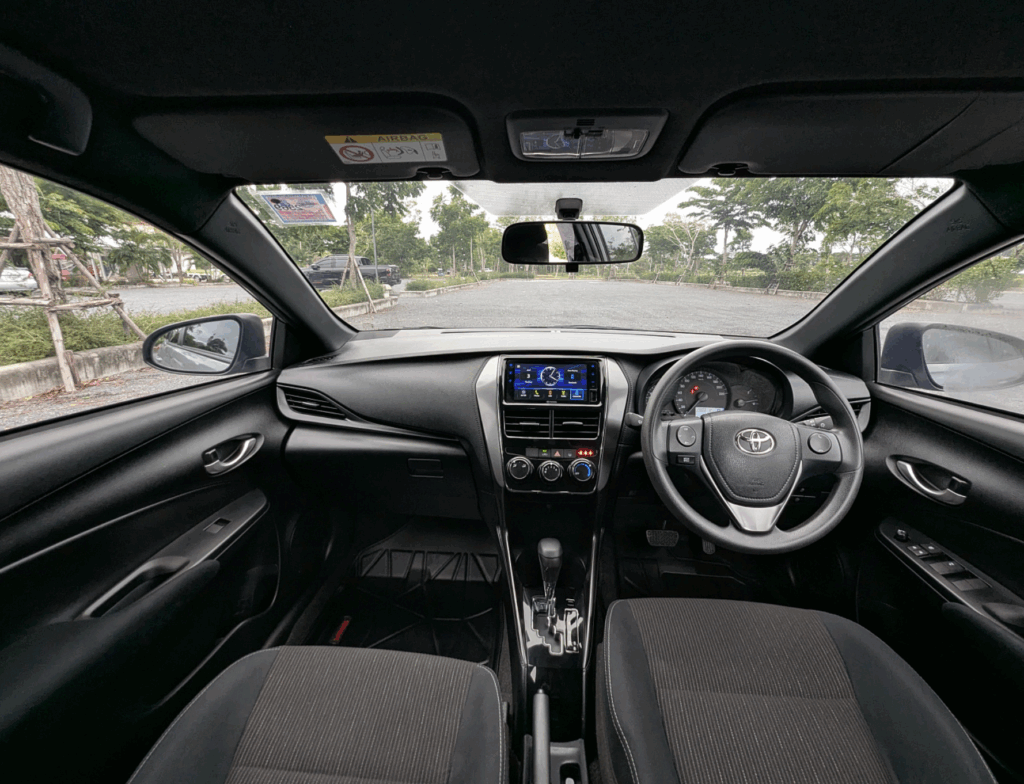 Toyota Yaris Grey 2023 или аналог на Пхукете, Таиланд