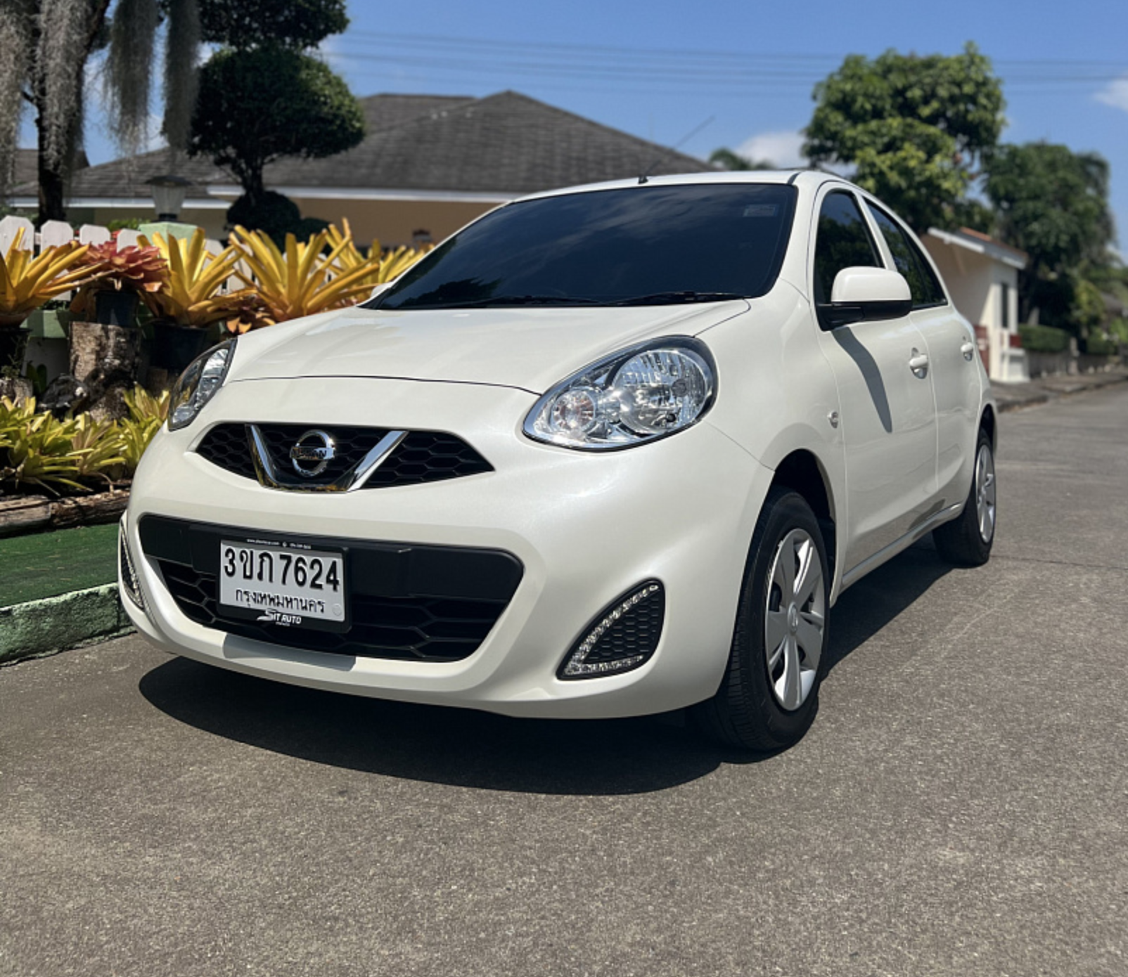 Nissan March White 2021 или аналог на Пхукете, Таиланд