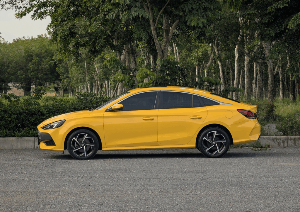 MG 5 Sunroof Yellow 2022 или аналог на Пхукете, Таиланд