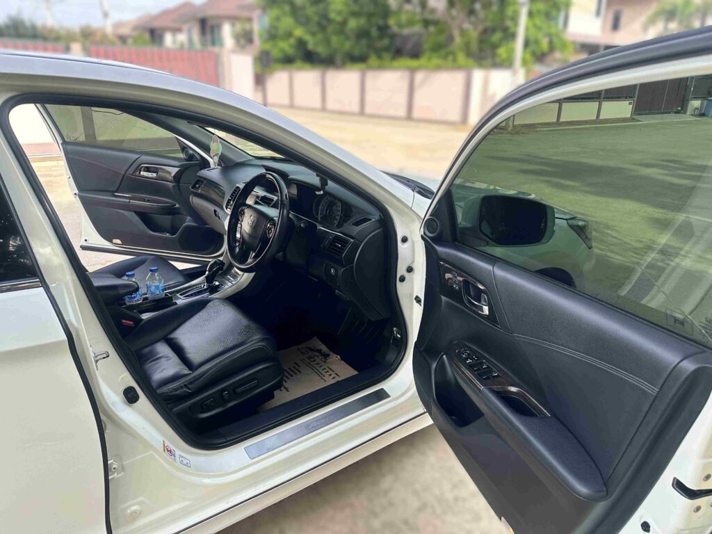 Honda Accord White 2015-2016 или аналог в Паттайе, Таиланд