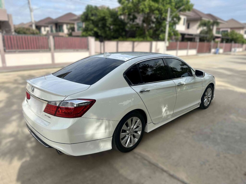 Honda Accord White 2015-2016 или аналог в Паттайе, Таиланд