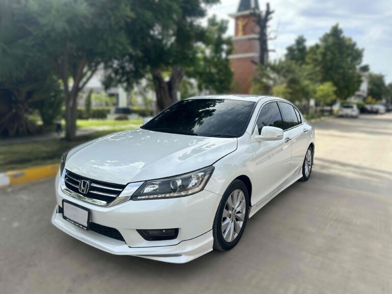 Honda Accord White 2015-2016 или аналог в Паттайе, Таиланд