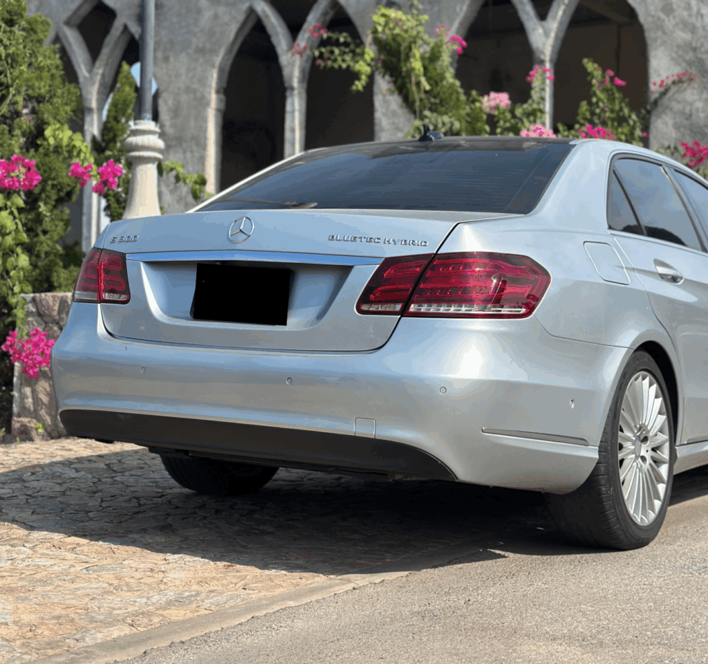 Mercedes E300 Hybrid 2015 или аналог в Паттай, Таиланд