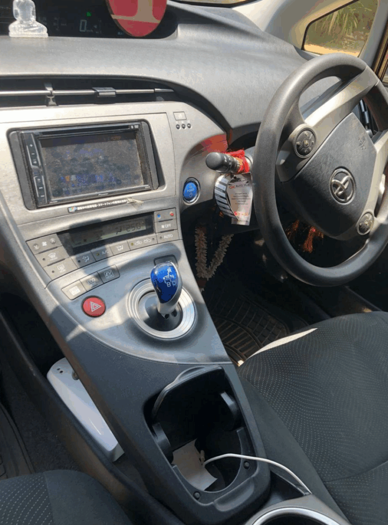 Toyota Prius 2014-2016 в Коломбо, Шри-Ланка