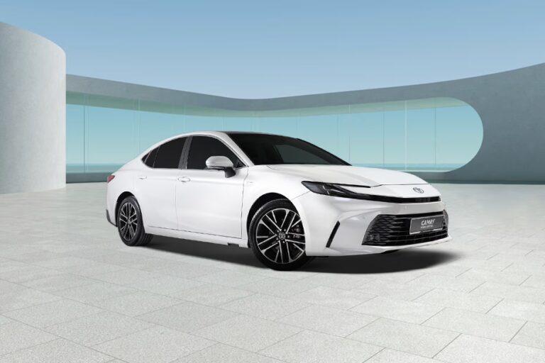 2025 Toyota Camry 2.5 V или аналог в Лангкави, Малайзия