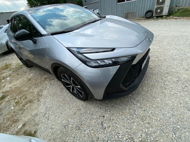 Toyota C-HR 2024-2025 или аналог в Стамбуле и Анталии, Турция