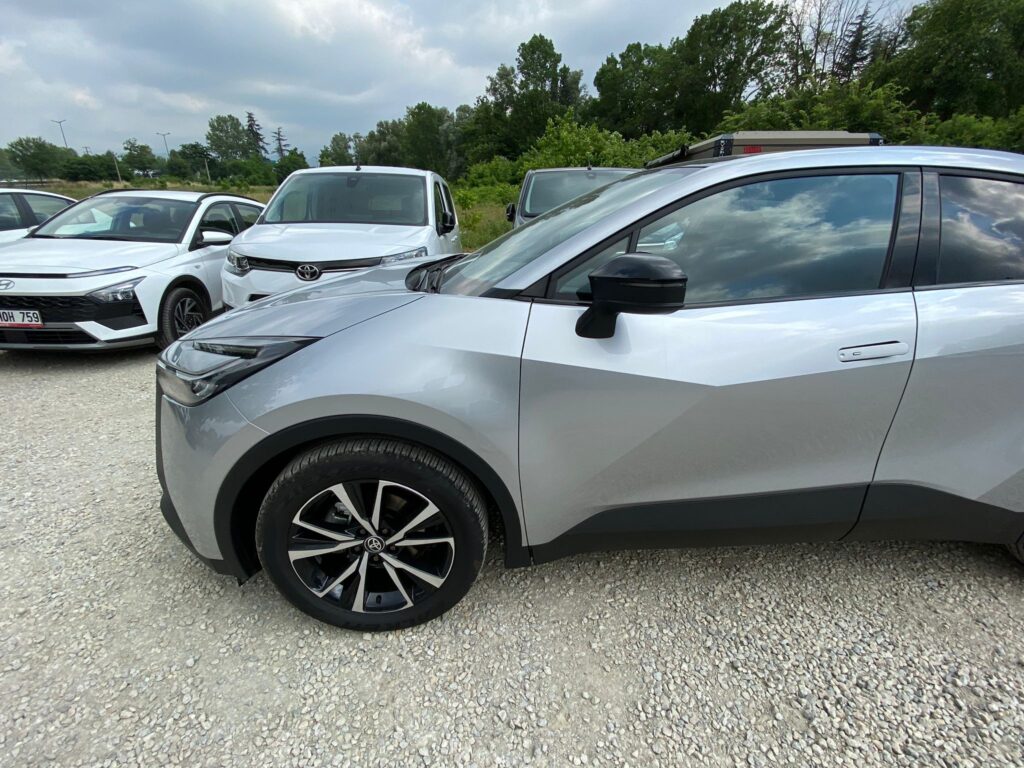 Toyota C-HR 2024-2025 или аналог в Стамбуле и Анталии, Турция