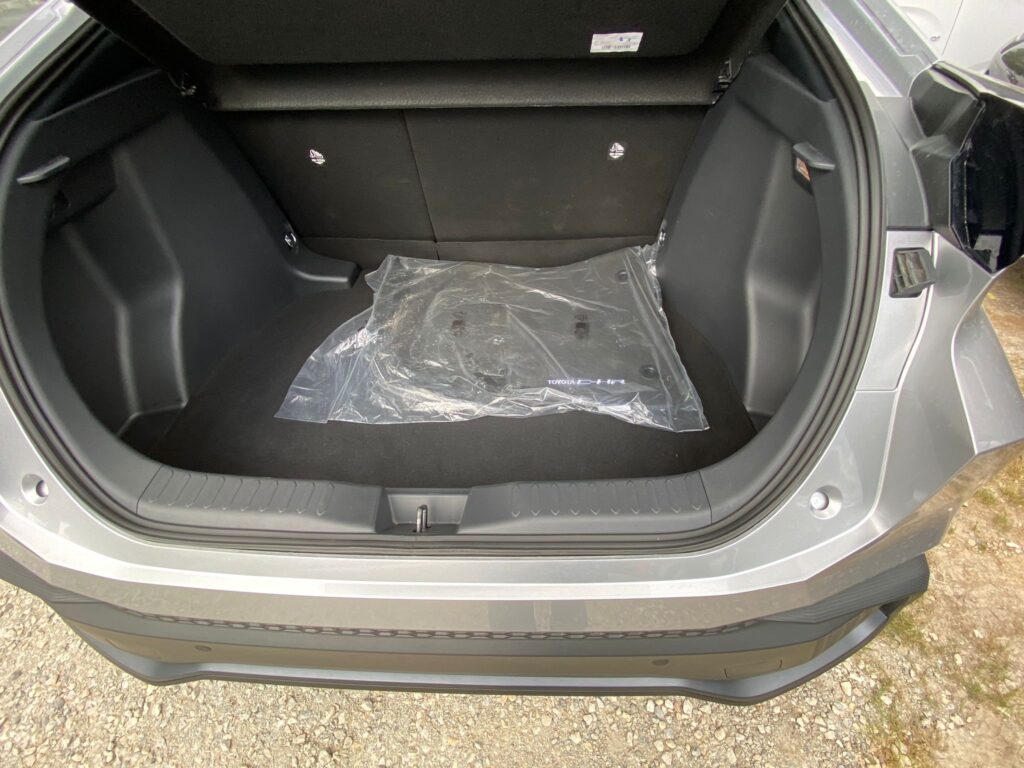 Toyota C-HR 2024-2025 или аналог в Стамбуле и Анталии, Турция