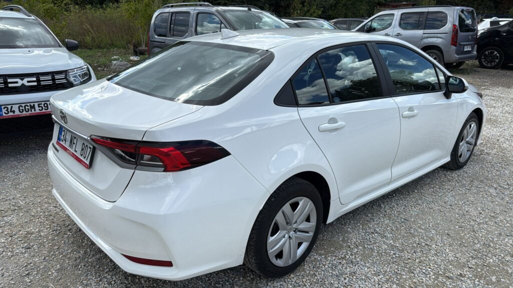 Toyota Corolla 2024-2025 или аналог в Стамбуле и Анталии, Турция