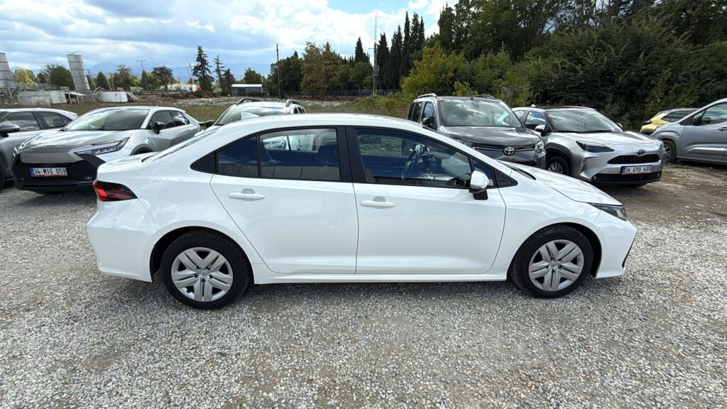 Toyota Corolla 2024-2025 или аналог в Стамбуле и Анталии, Турция