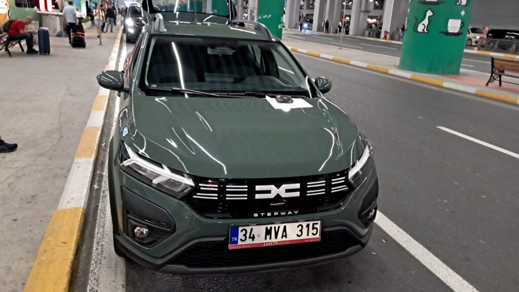 Dacia Sandero 2024-2025 или аналог в Стамбуле и Анталии, Турция