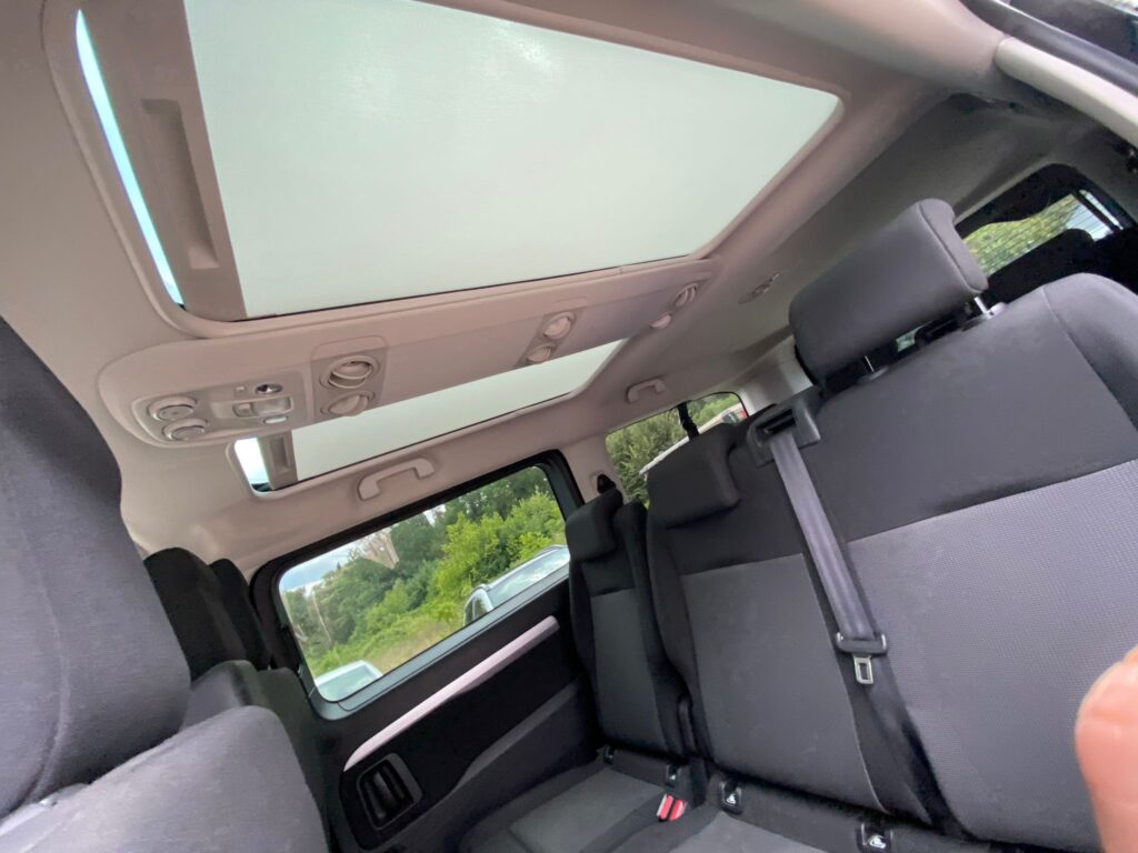 Opel Zafira 2023-2025 или аналог в Стамбуле и Анталии, Турция