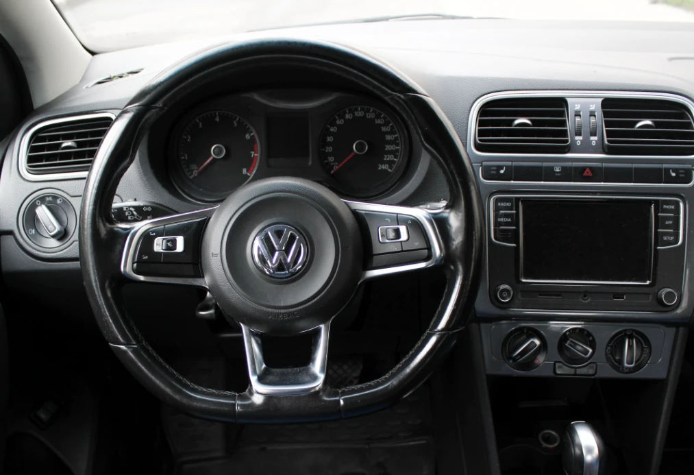 Volkswagen Polo автомат 2017-2019 или аналог в Москве, Россия