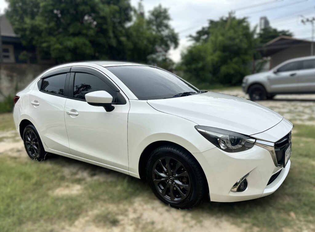 Mazda 2 White 2018-2021 или аналог в Паттайе, Таиланд