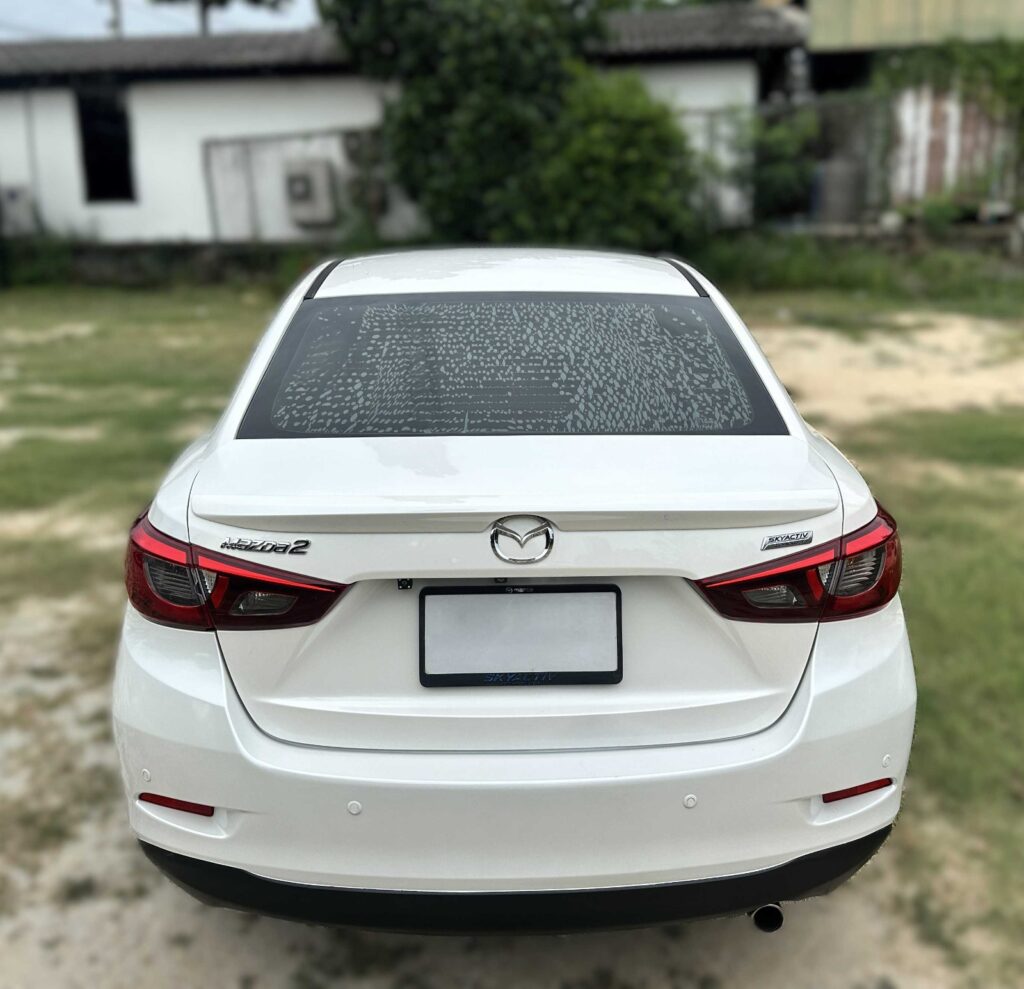 Mazda 2 White 2018-2021 или аналог в Паттайе, Таиланд