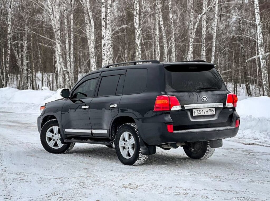 Toyota Land Cruiser 200 2012 4WD или аналог в Горно-Алтайске, Россия