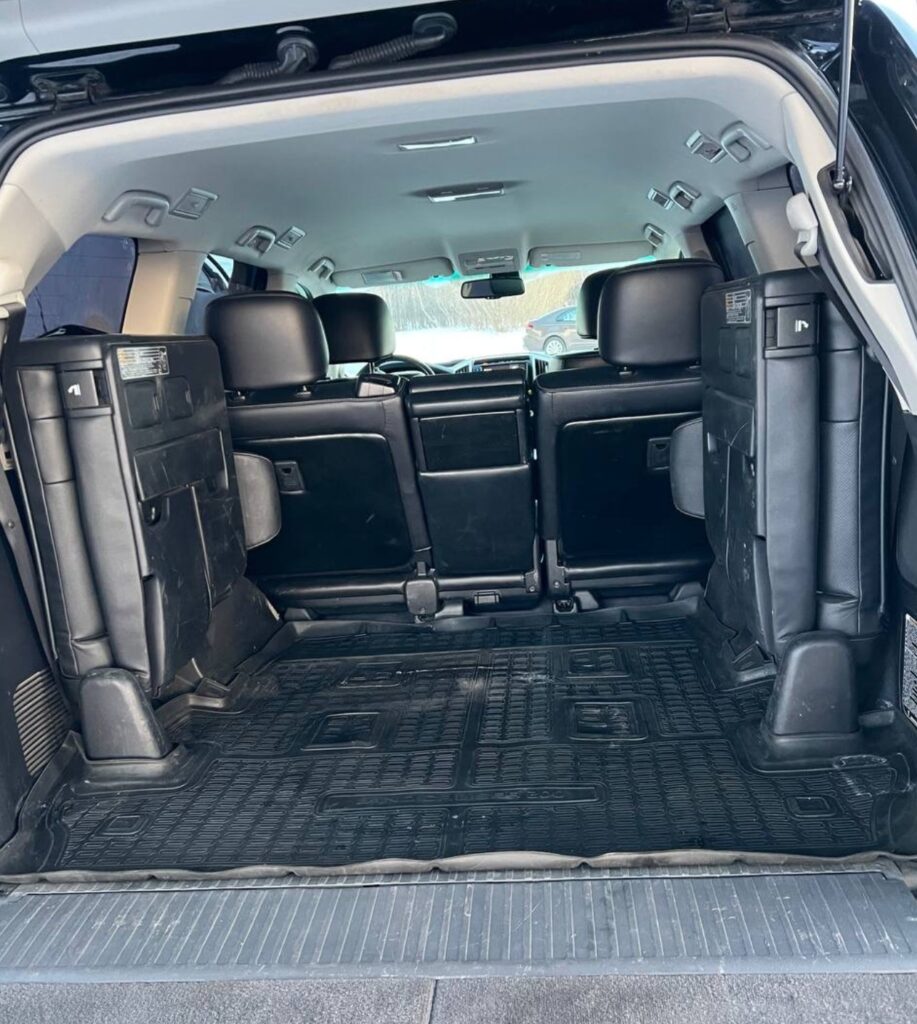 Toyota Land Cruiser 200 2012 4WD или аналог в Горно-Алтайске, Россия