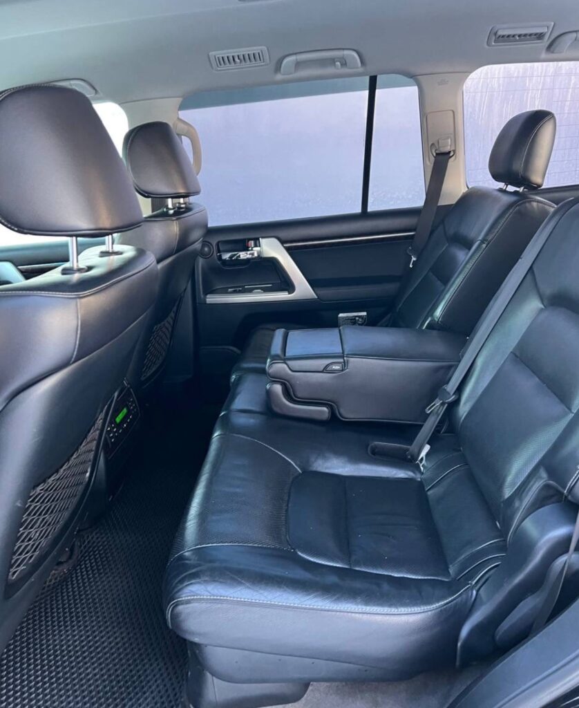 Toyota Land Cruiser 200 2012 4WD или аналог в Горно-Алтайске, Россия