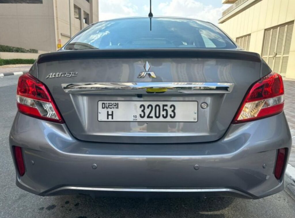 Mitsubishi Attrage автомат 2022-2023 или аналог в Дубаи, ОАЭ
