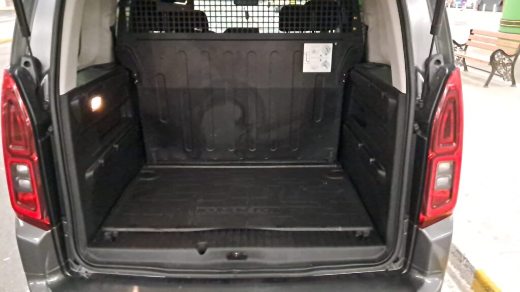 Toyota Proace City 2024-2025 или аналог в Стамбуле и Анталии, Турция