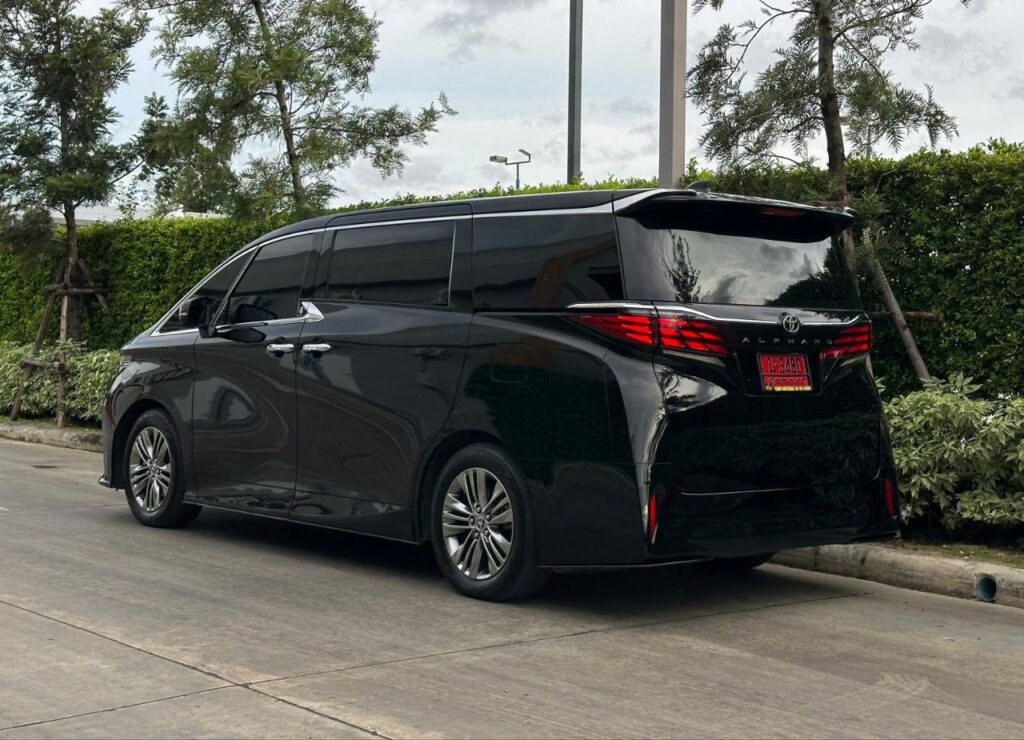 Toyota Alphard 40 2024-2025 или аналог в Бангкоке, Таиланд