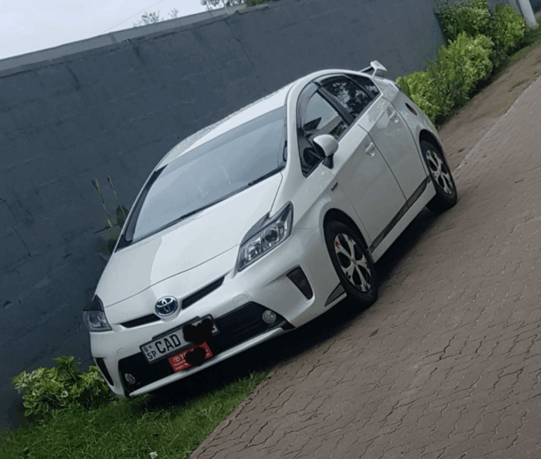 Toyota Prius 2010-2016 или аналог в Мириссе, Шри-Ланка