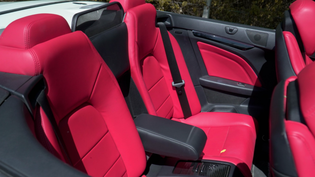 Mercedes Benz E250 Cabrio White на Бали