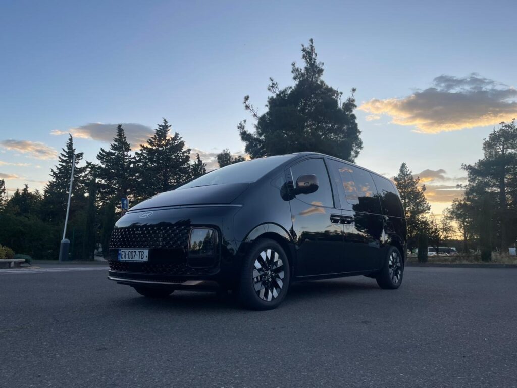 Hyundai Staria 7 мест 2023-2025 или аналог в Тбилиси, Грузия