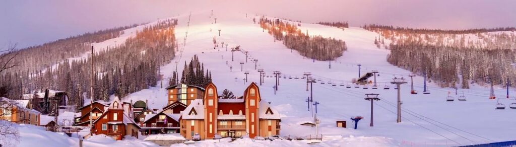 ЗИМНИЙ ОТДЫХ В ШЕРЕГЕШЕ, РОССИЯ — ЛЕГЕНДАРНЫЙ СИБИРСКИЙ КУРОРТ 2025–2026