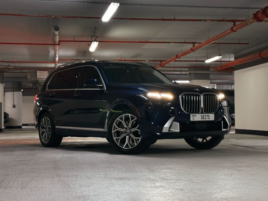 BMW X7 2024 blue или аналог в Дубаи, ОАЭ
