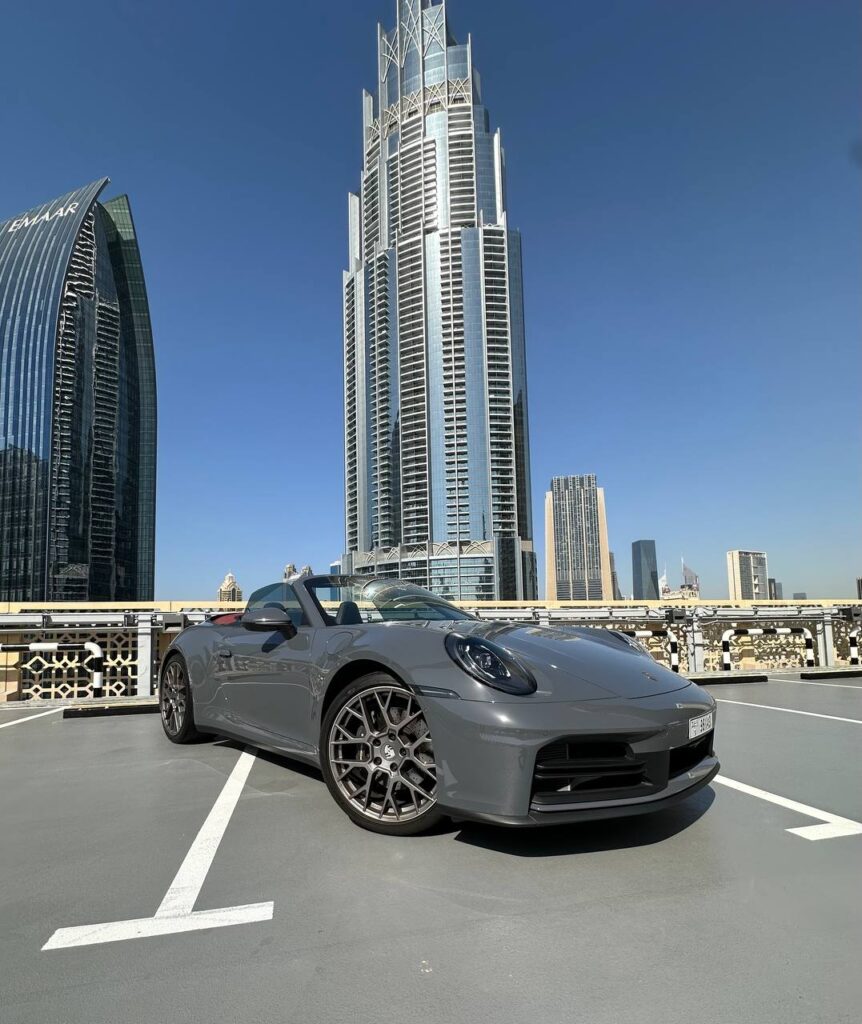 PORSHE 911 Carrera Cabrio 2025 или аналог в Дубаи, ОАЭ
