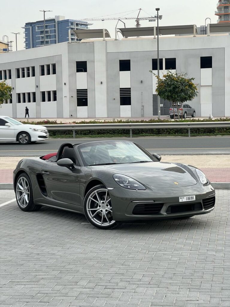 Porsche 718 Boxster 2025 или аналог в Дубаи, ОАЭ